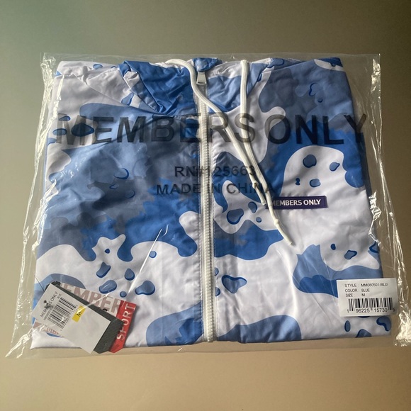 MEMBERS ONLY ❄️ Blue Camo Windbreaker - Picture 12 of 16